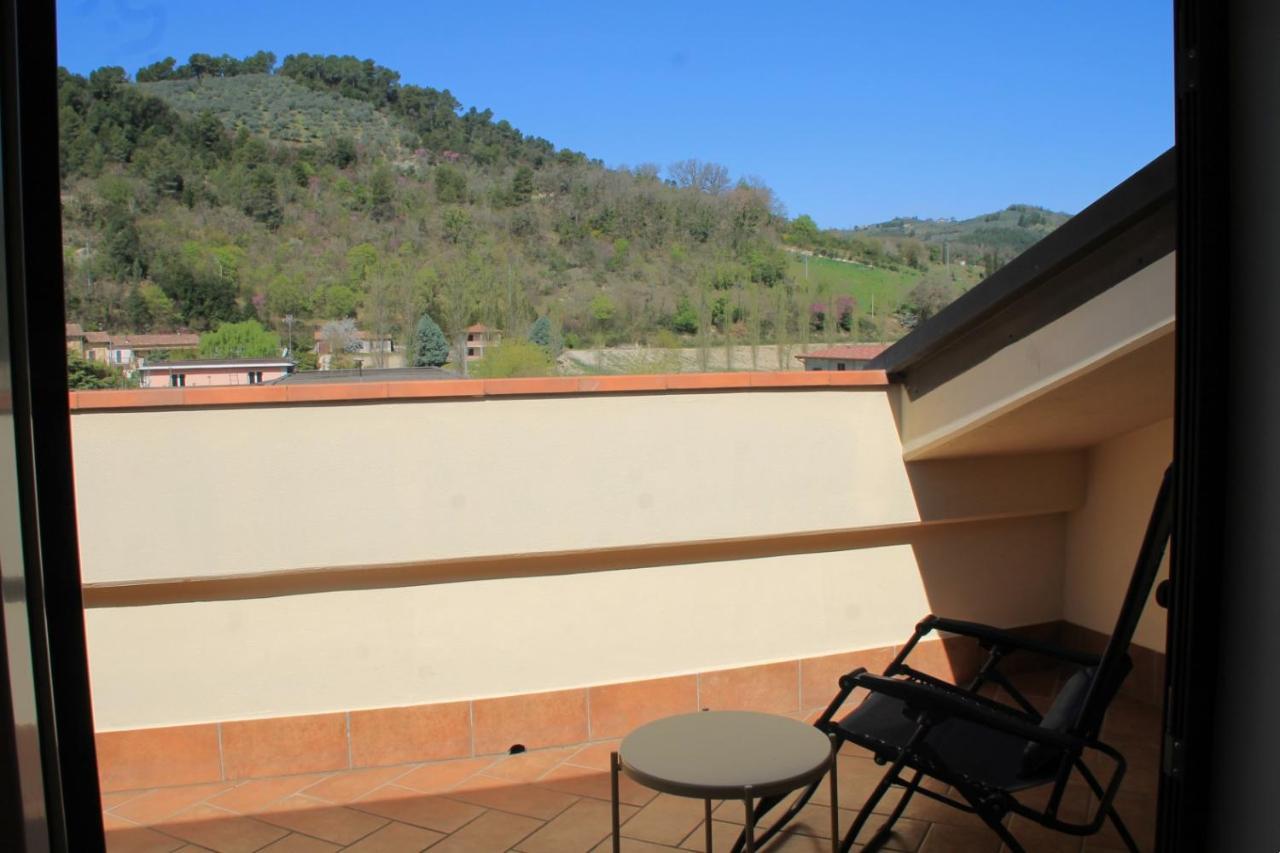 Apartment Mansarda Con Camino Montefranco